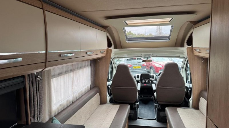 AUTO-TRAIL TRACKER EKS