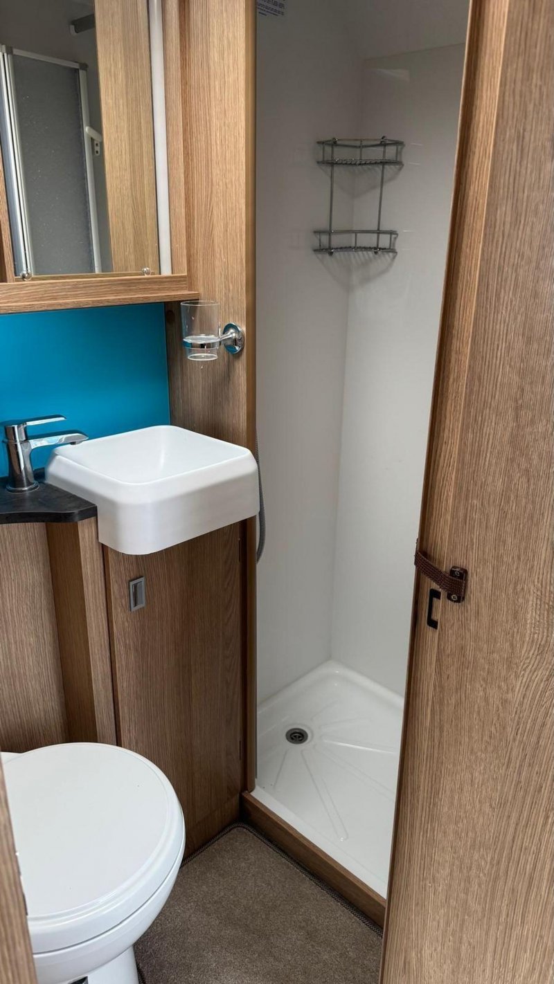 AUTO-TRAIL TRACKER EKS