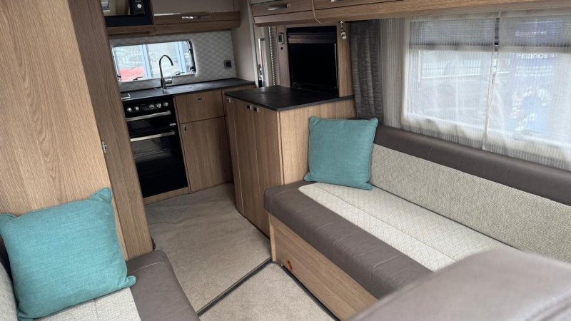 AUTO-TRAIL TRACKER EKS