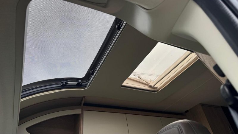 AUTO-TRAIL TRACKER EKS